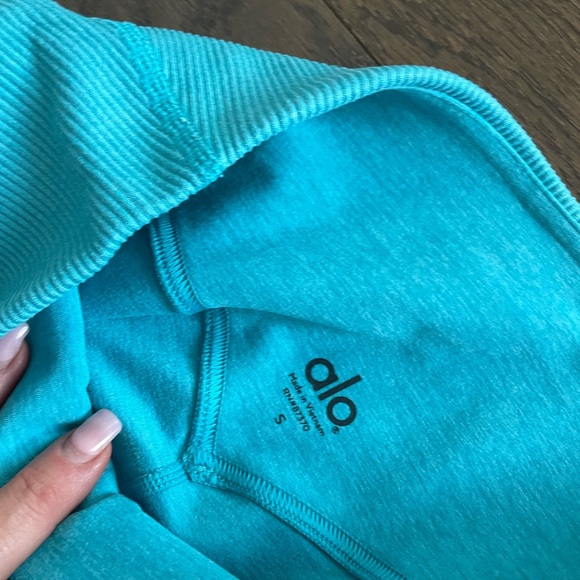 Alo Yoga Leggings - Picture 3 of 7